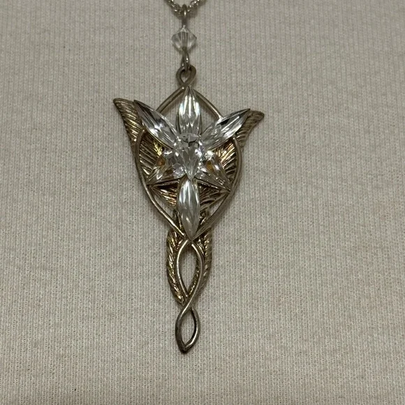 Sterling Silver Necklace The Evenstar Pendant of Arwen By The Noble Collection. - Picture 2 of 4